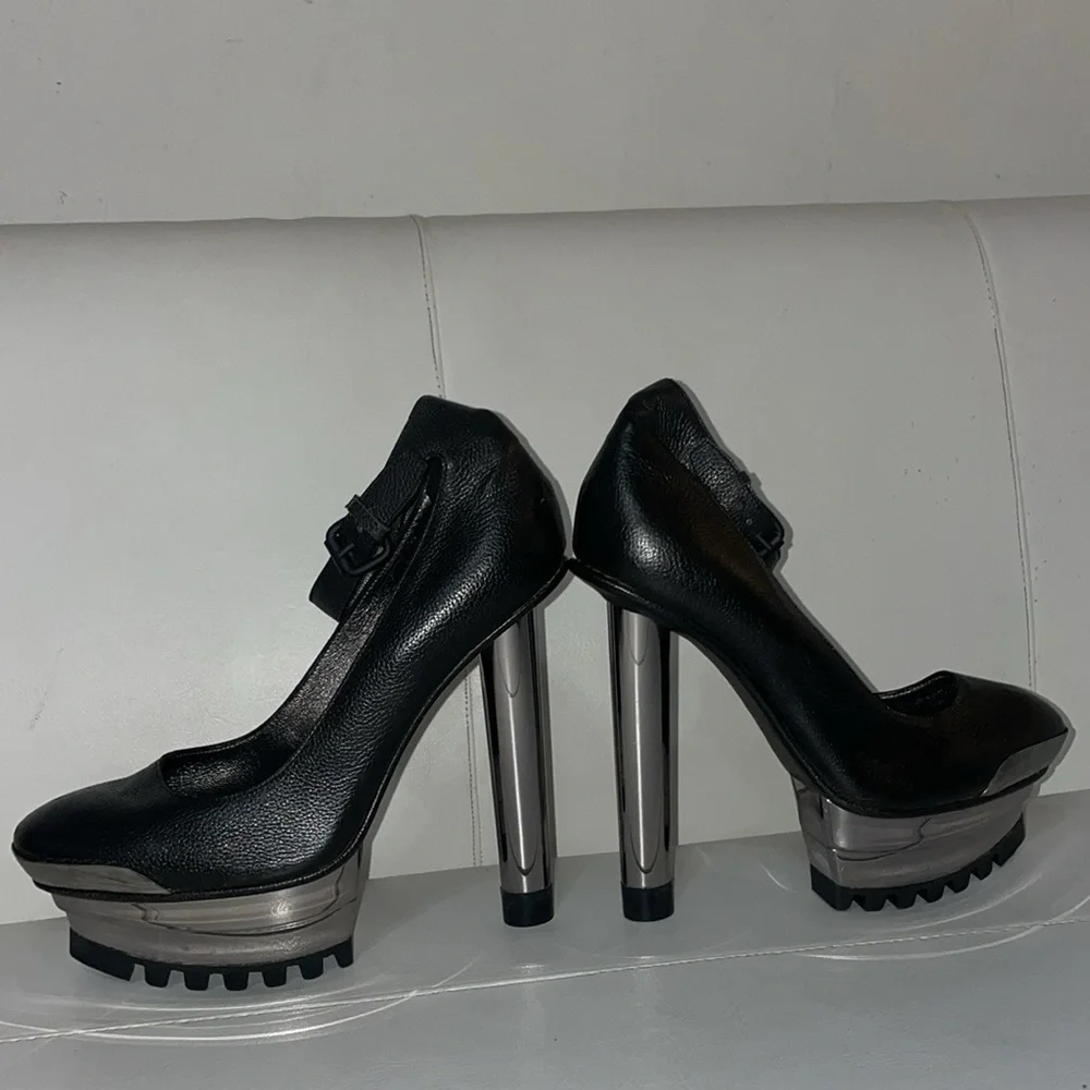 Vintage runway Calvin Klein Collection black leather heels metal platform 7.5